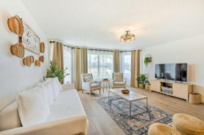 Chic Kissimmee Townhome 4 Mi to Disney!